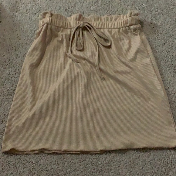 skirt - Picture 2 of 4